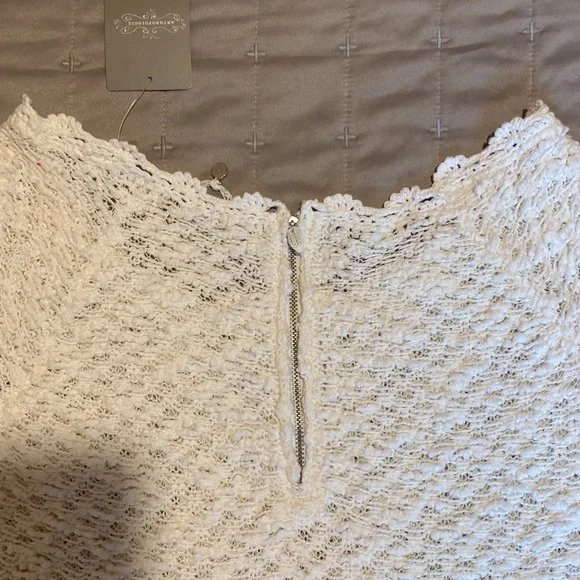 Anthropologie knitted and knotted short sleeve sweater- size large - Picture 4 of 8